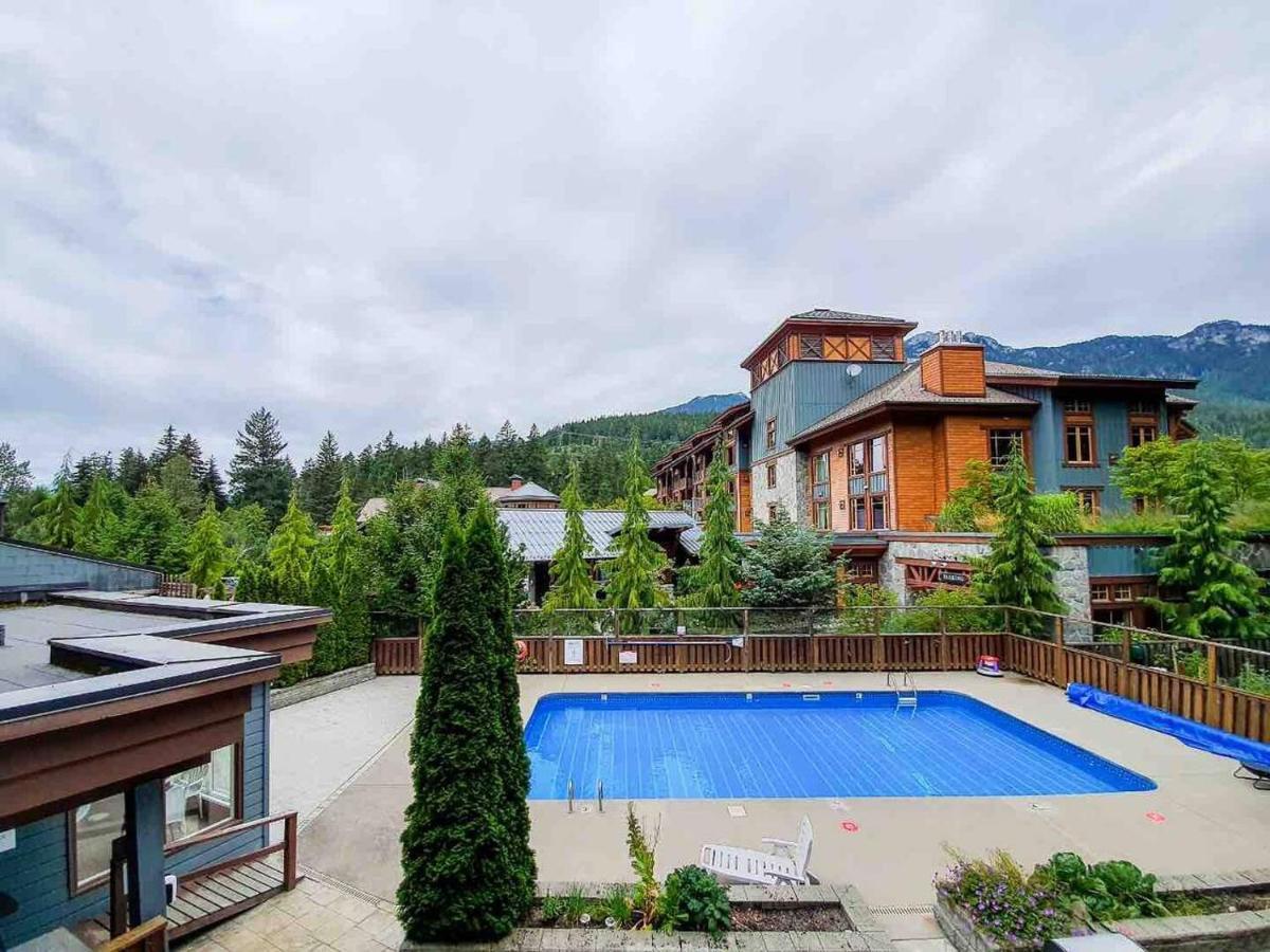 Newly Renovated Whistler Studio エクステリア 写真