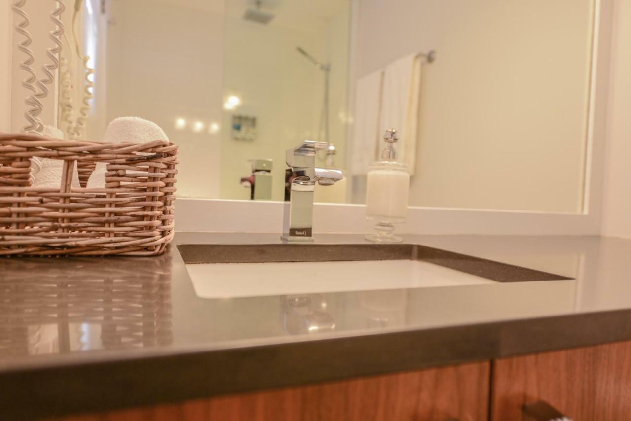 Newly Renovated Whistler Studio エクステリア 写真